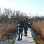 Gerrit, Roel en Gerrian op het vlonderpad